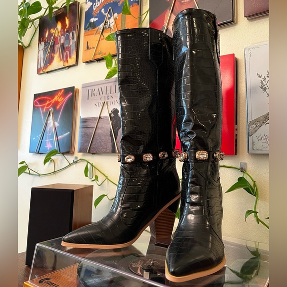 👢Sparkling Boot Bands, Adjustable Boot Bracelets, Women’s Fashion, Pair, Gold - Picture 13 of 14